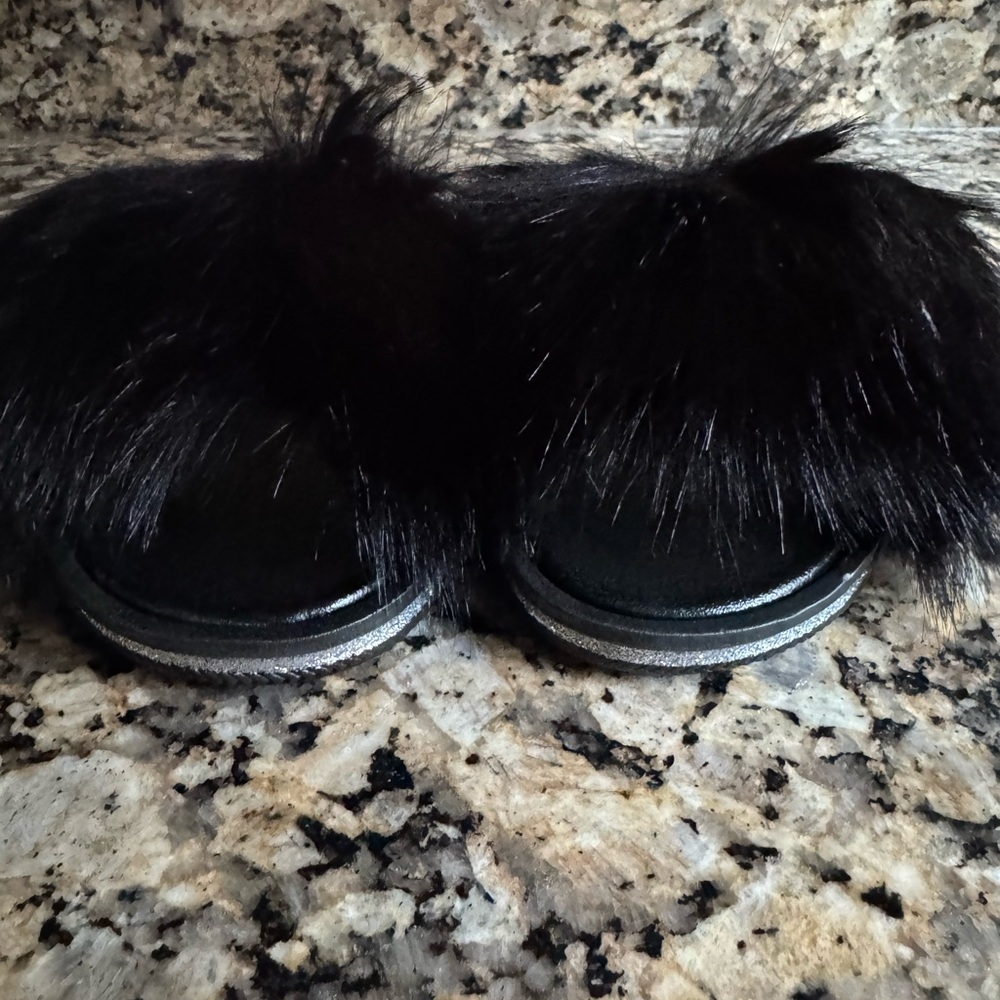 Lauren Lorraine Black Fur Slippers - Picture 3 of 7